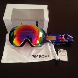 Roxy snowboarding goggles